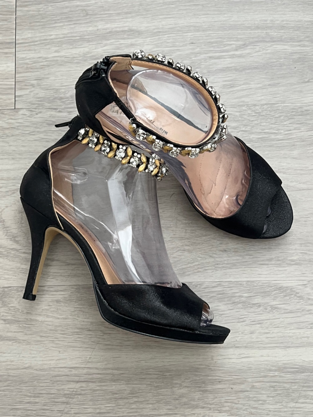 Badgley Mischka American Glamour Black Rhinestone Heels Size 6.5